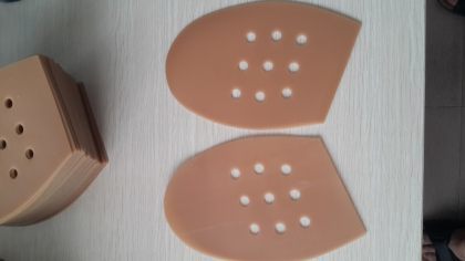 中山市三鄉(xiāng)鎮(zhèn)邦耐鞋材廠 BN中底薄片鞋底鞋材與TPR鞋底的創(chuàng)新應(yīng)用